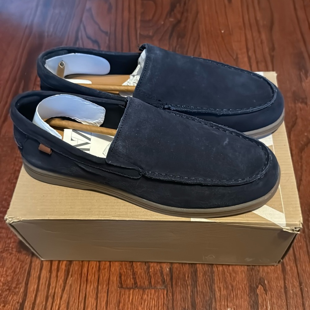 Zara Boys Suede Loafers - size 6 (39)